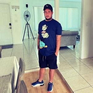 Meet your Posher, Manuel miguel